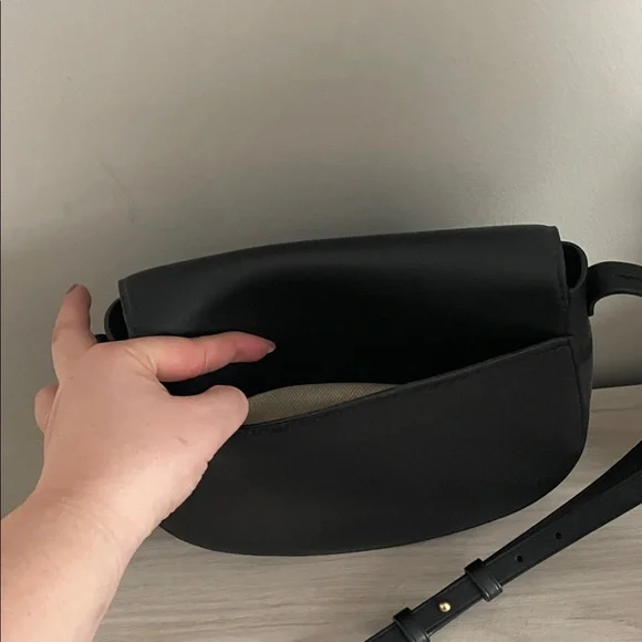 Tory Burch Black Crossbody Bag with Gold Emblem - Picture 4 of 7